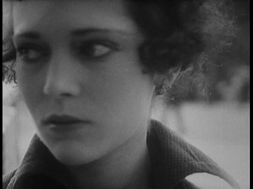 Braquage at Directors Lounge, Berlin. Still from Ménilmontant by Dimitri Kirsanoff, 1924.