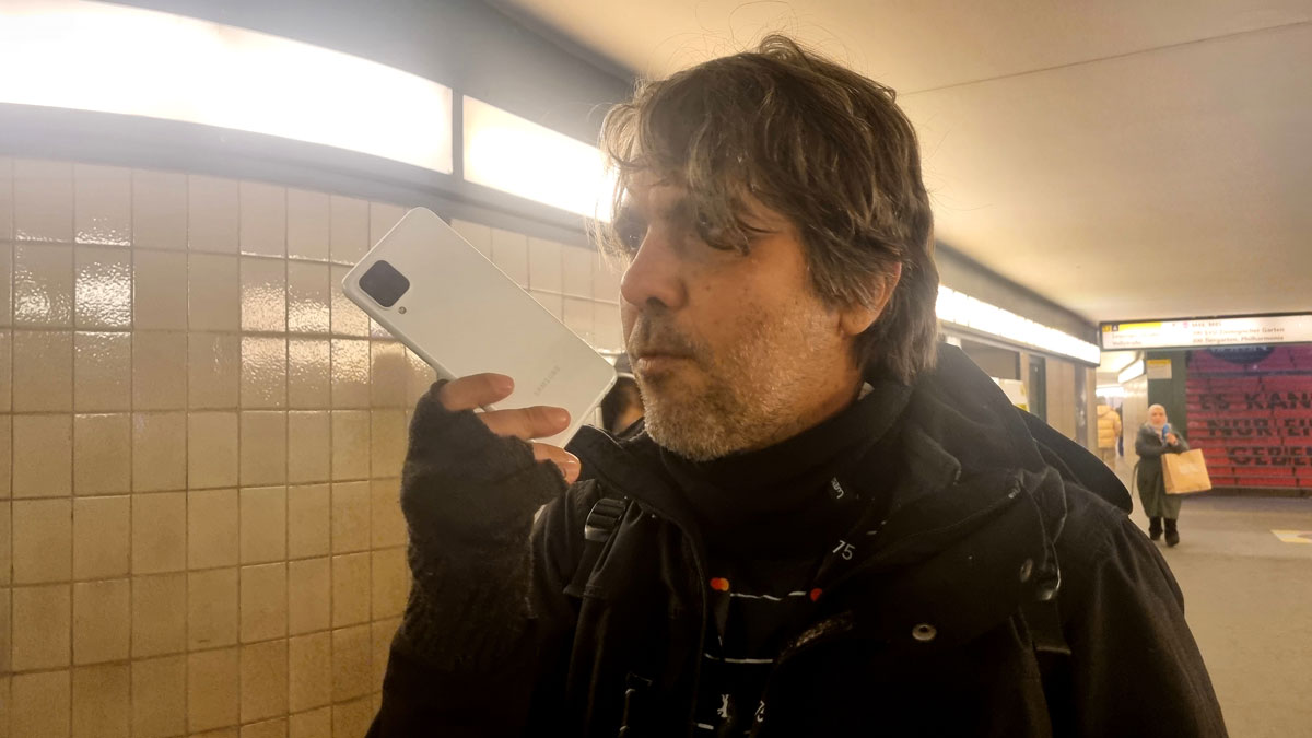 [DL] DIRECTORS LOUNGE DEEP FEATURE NOT FOR THE MIDDLE OF THE ROOM with Brazilian offbeat filmmaker Gabraz Sanna Photo: Kenton Turk
